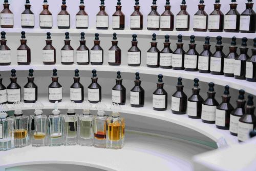 中國(guó)香氛市場(chǎng)蓬勃增長(zhǎng),香氛代工廠如何抓住香氛市場(chǎng)多元化機(jī)遇