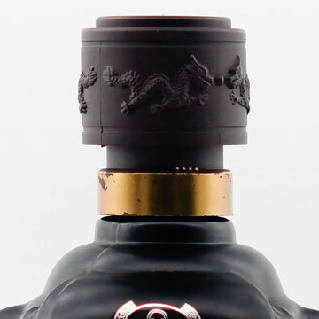 定制龍型噴涂酒瓶 容量500ml黑色玻璃酒瓶 設計烤花玻璃瓶